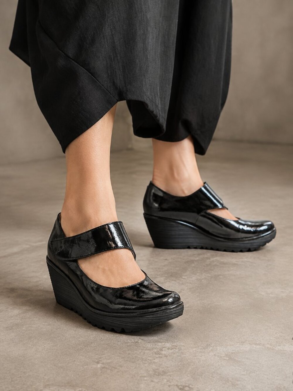 FLY London Yasi Black Patent Leather Mary Jane Platform Wedges 39 Lagenlook Goth